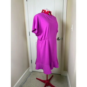 Women's Donna Morgan Magenta 14W Short Sleeve Ruffle Hem Dress